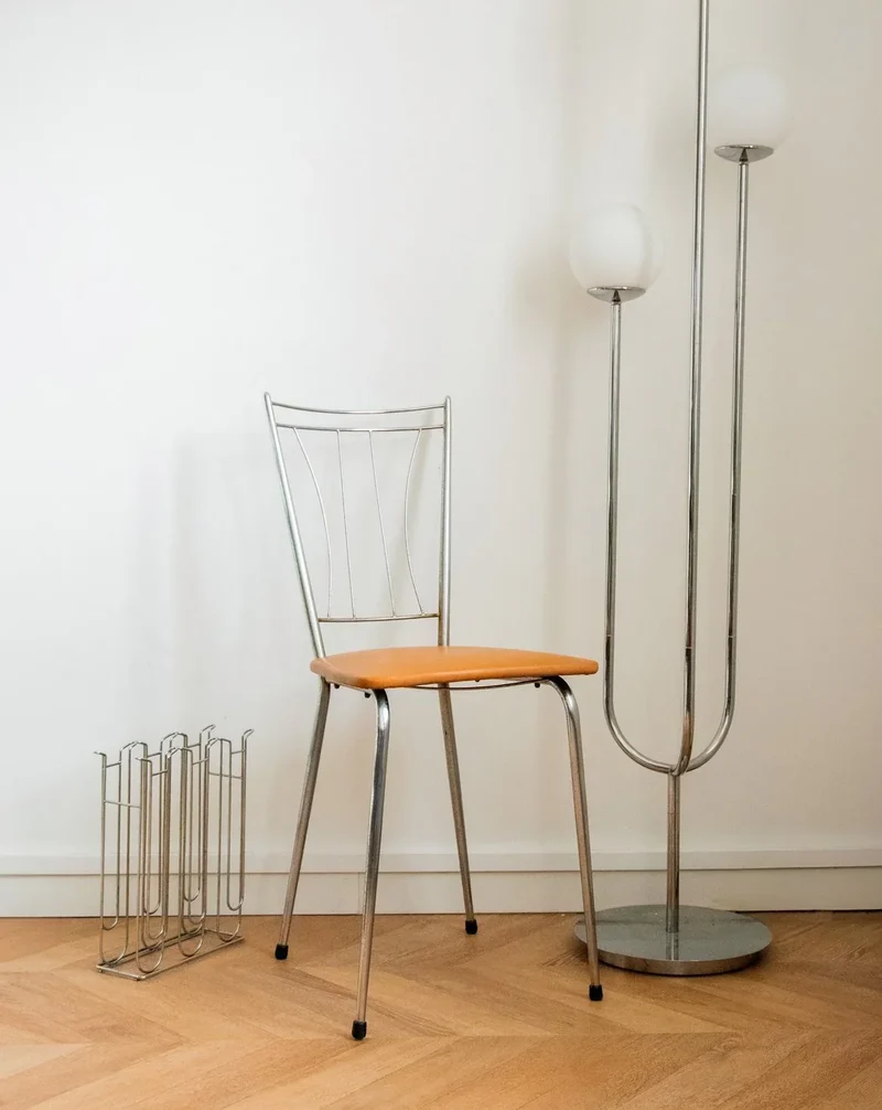 Alma, la chaise en chrome et simili cuir N°1246