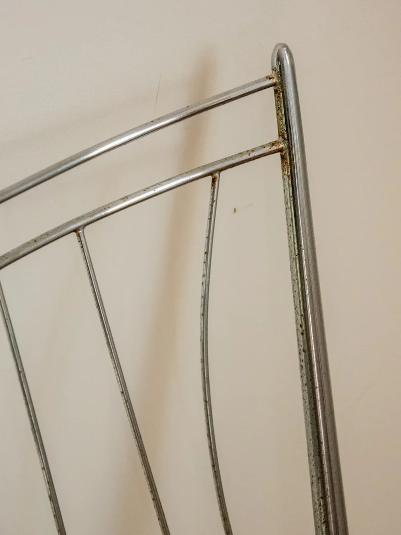 Alma, la chaise en chrome et simili cuir N°1246