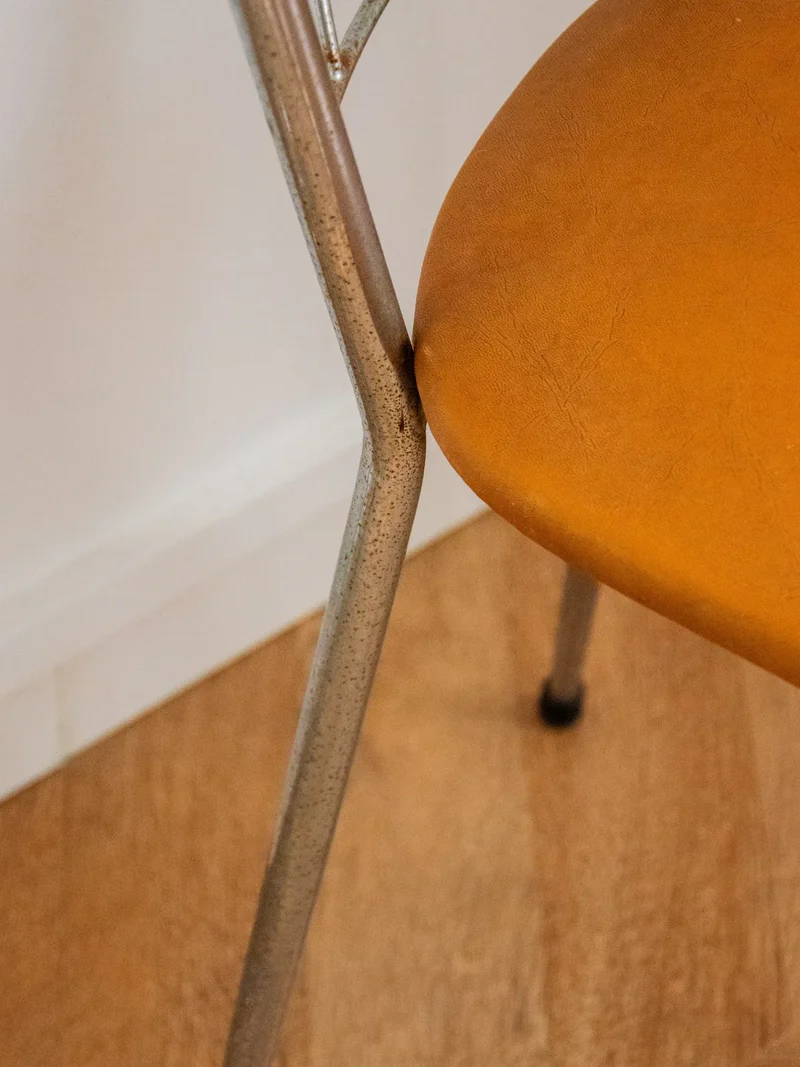 Alma, la chaise en chrome et simili cuir N°1246