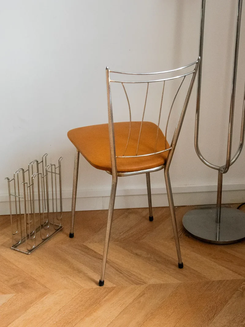 Alma, la chaise en chrome et simili cuir N°1246