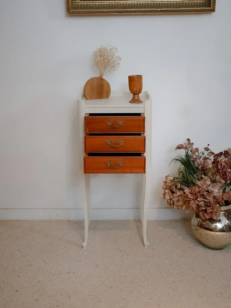 Odile, la table de chevet beige en bois N°1171