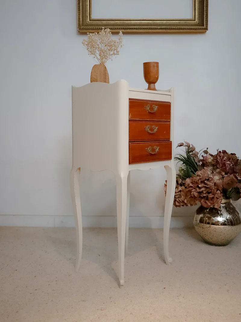 Odile, la table de chevet beige en bois N°1171