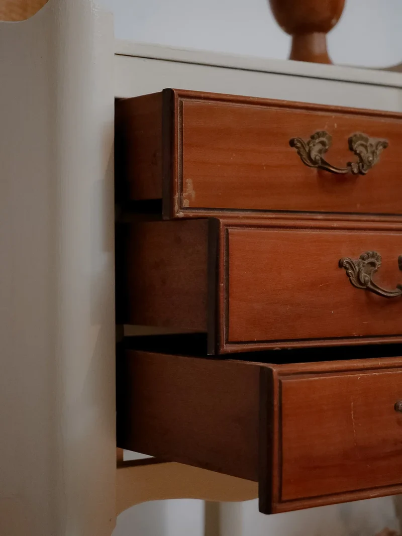 Odile, la table de chevet beige en bois N°1171