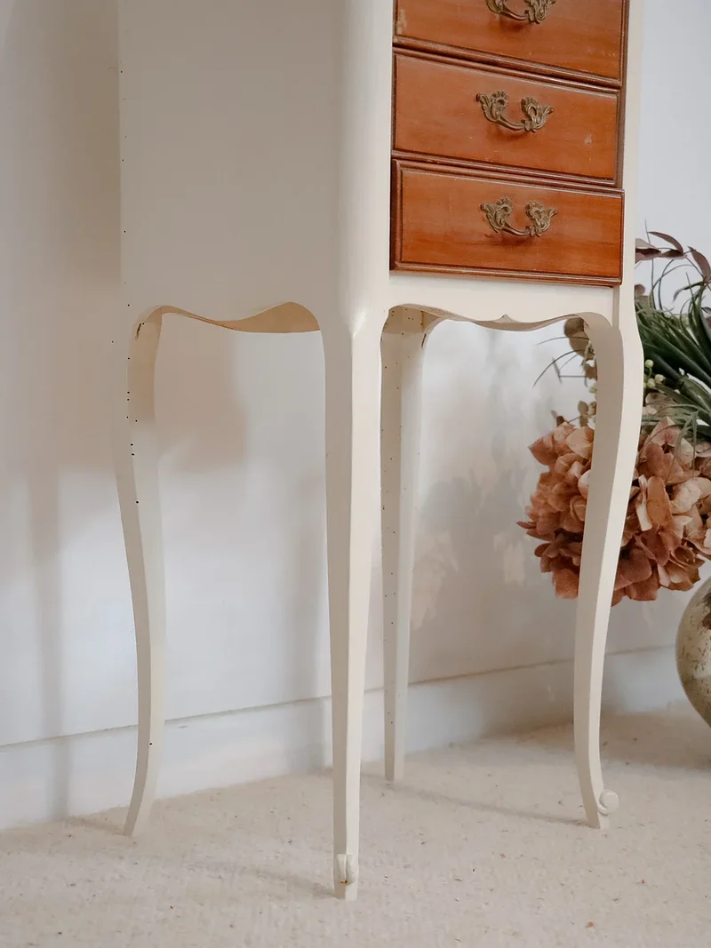 Odile, la table de chevet beige en bois N°1171