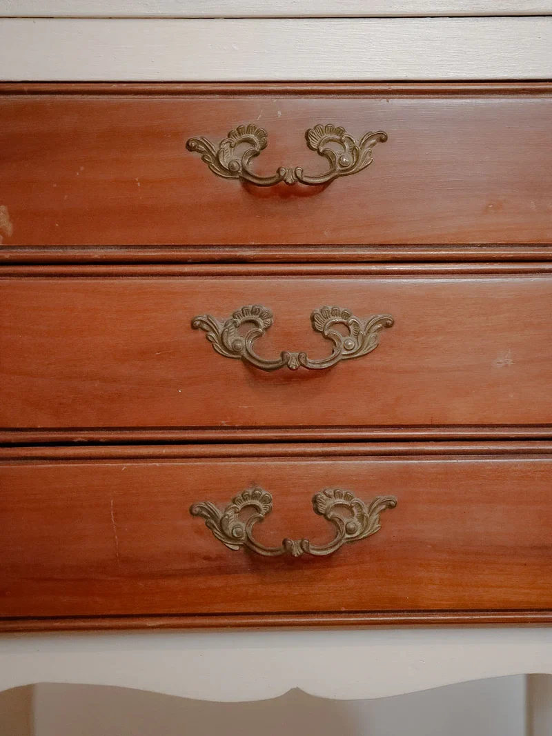 Odile, la table de chevet beige en bois N°1171