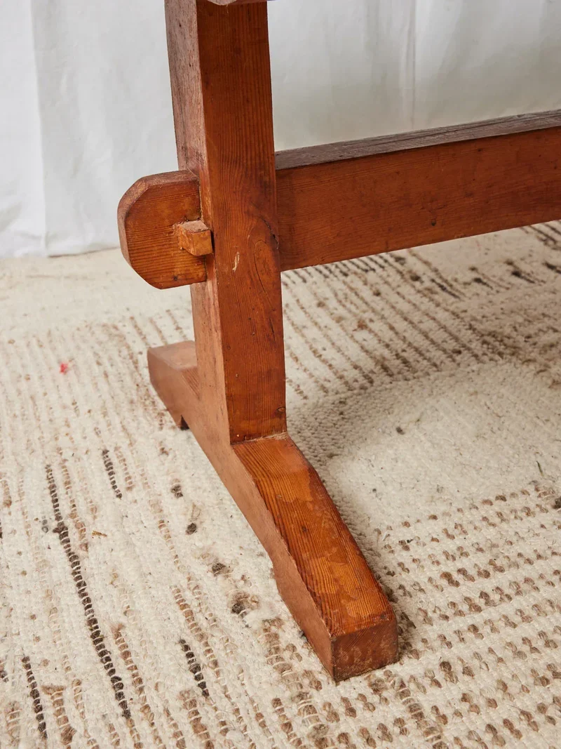 Léonie, la table basse brutaliste en bois N°449