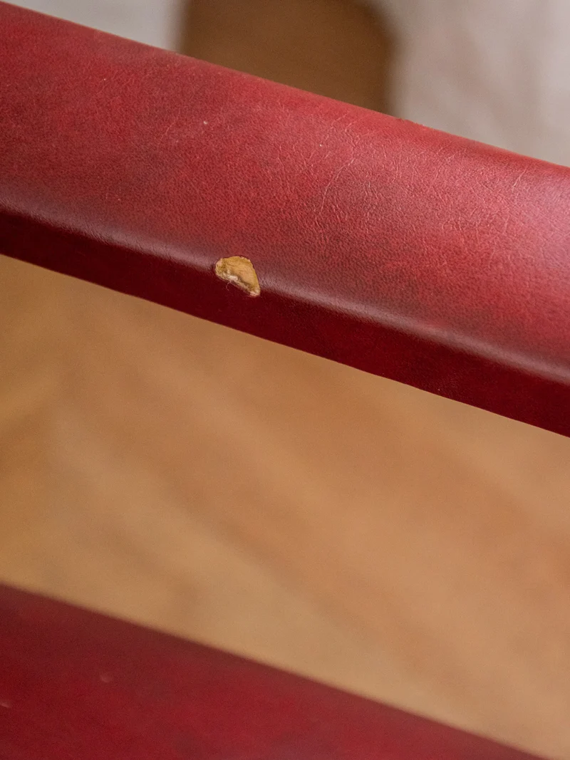 Jakob, le fauteuil chromé en simili cuir rouge N°833