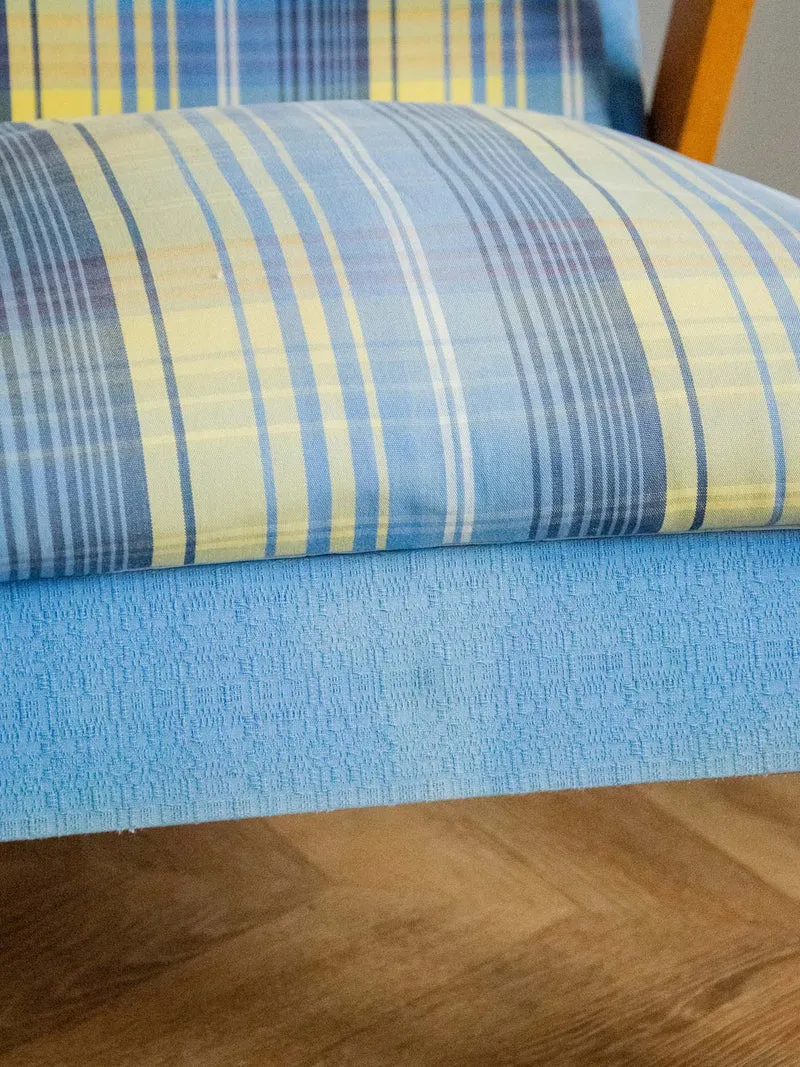 Jakob, le fauteuil en bois bleu et jaune N°832