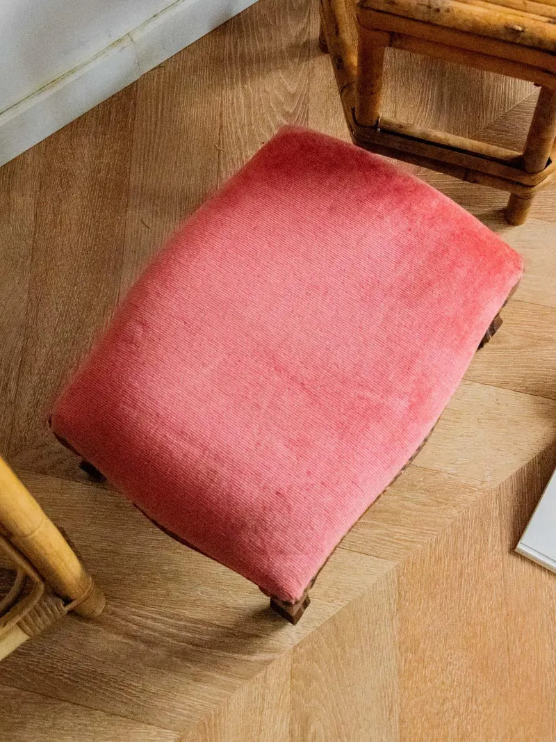 Regis, le repose-pied en bois et tissu N°829