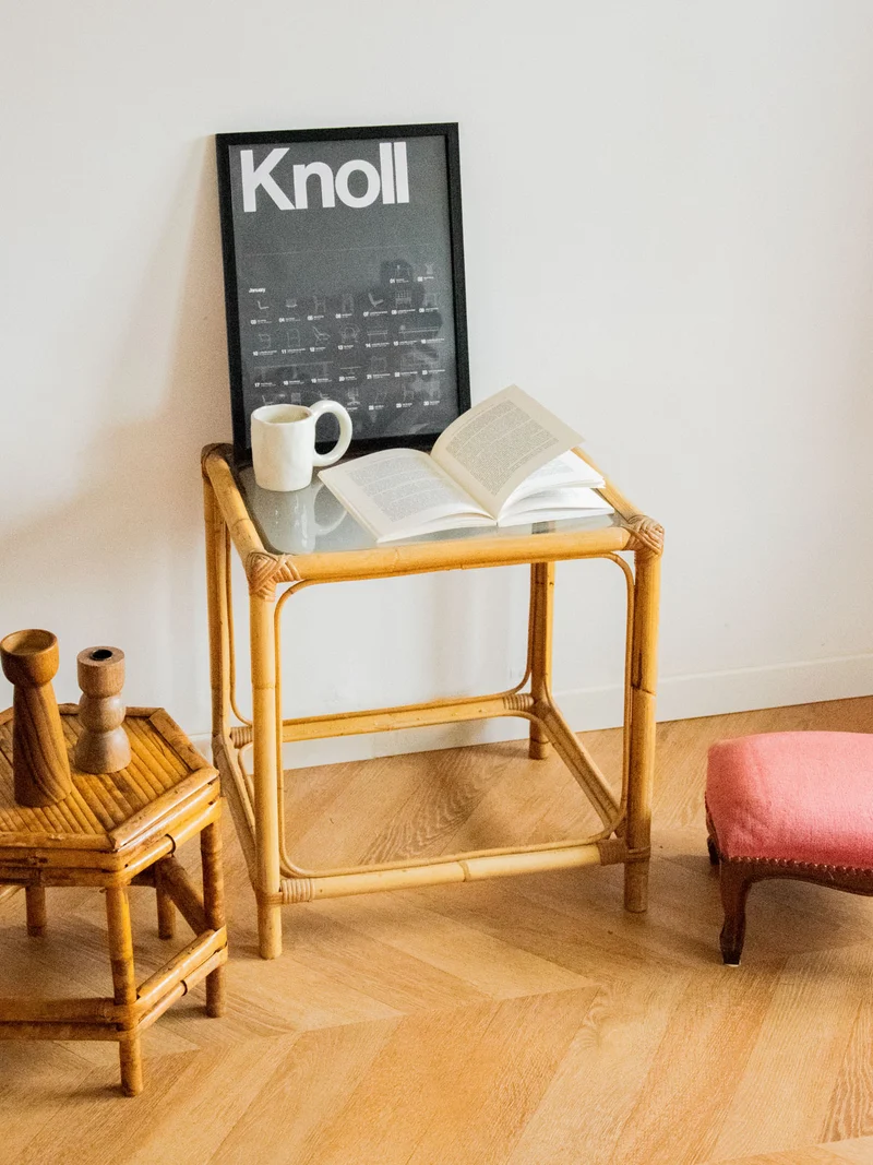 Hanna, la table d'appoint en rotin et verre N°802