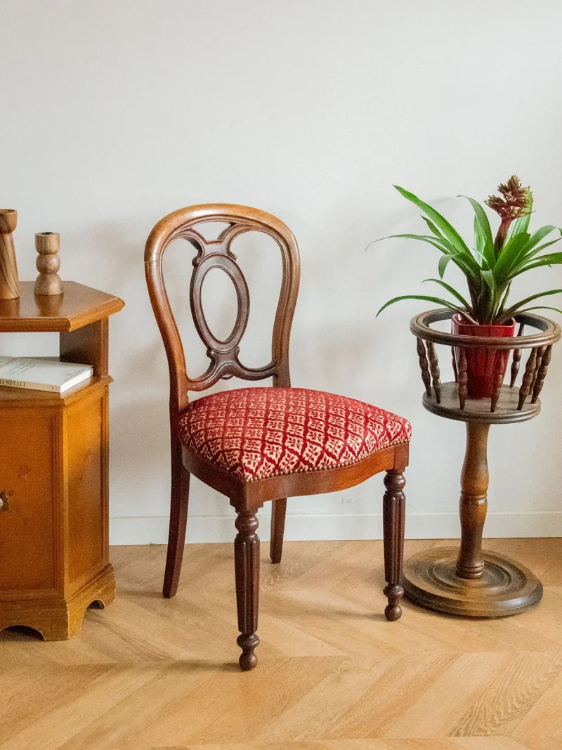 Claude, la chaise en bois style Louis Philippe N°963