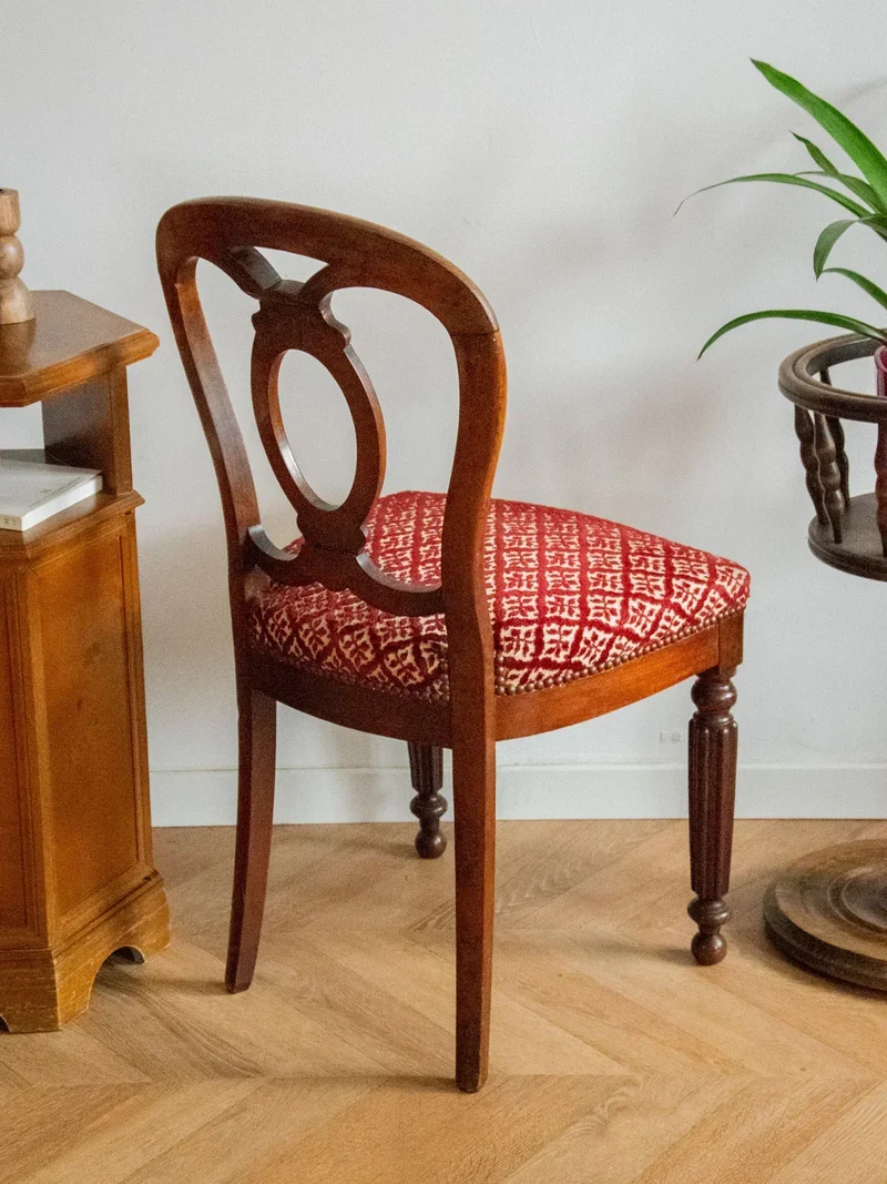 Claude, la chaise en bois style Louis Philippe N°963
