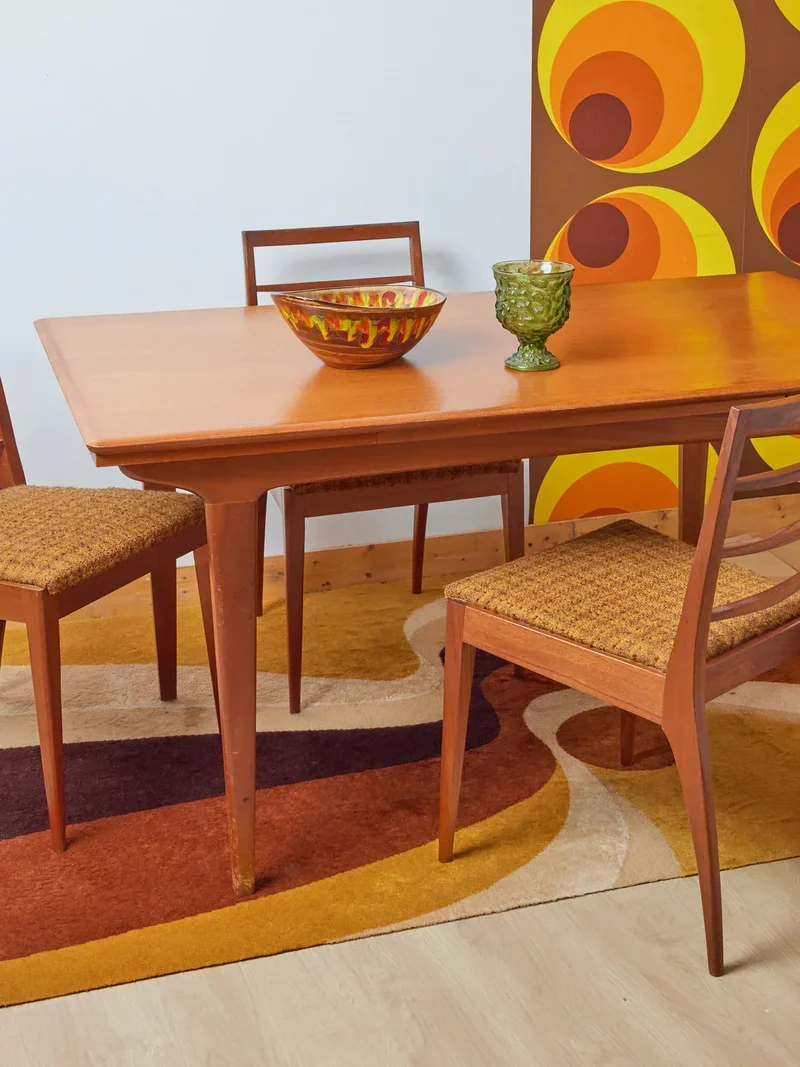 Karla, la table à manger scandinave en bois clair N°1060