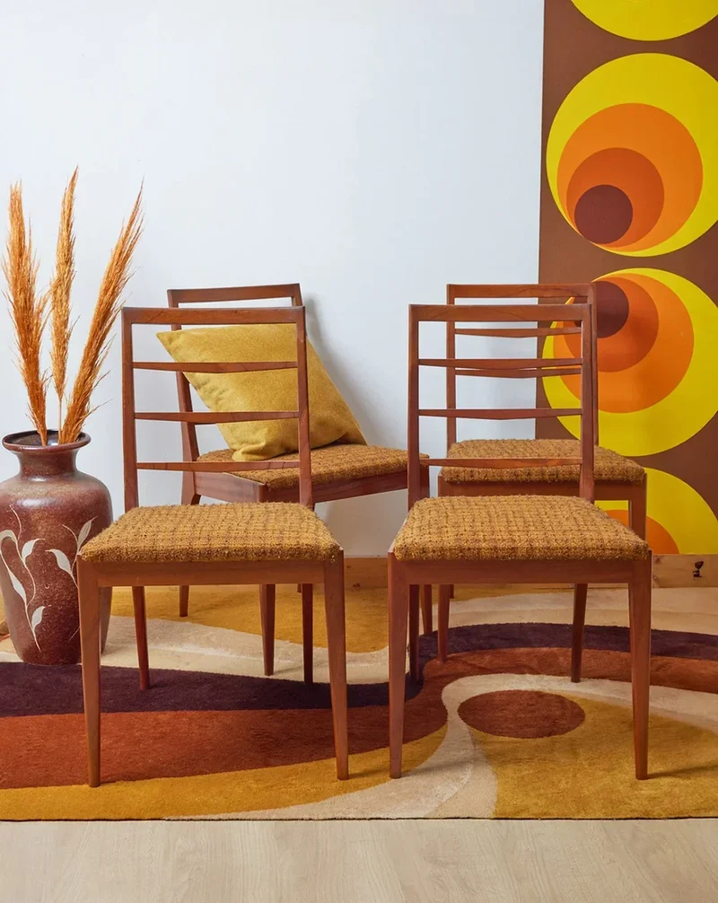 Alma, le lot de chaises scandinaves en bois N°1206