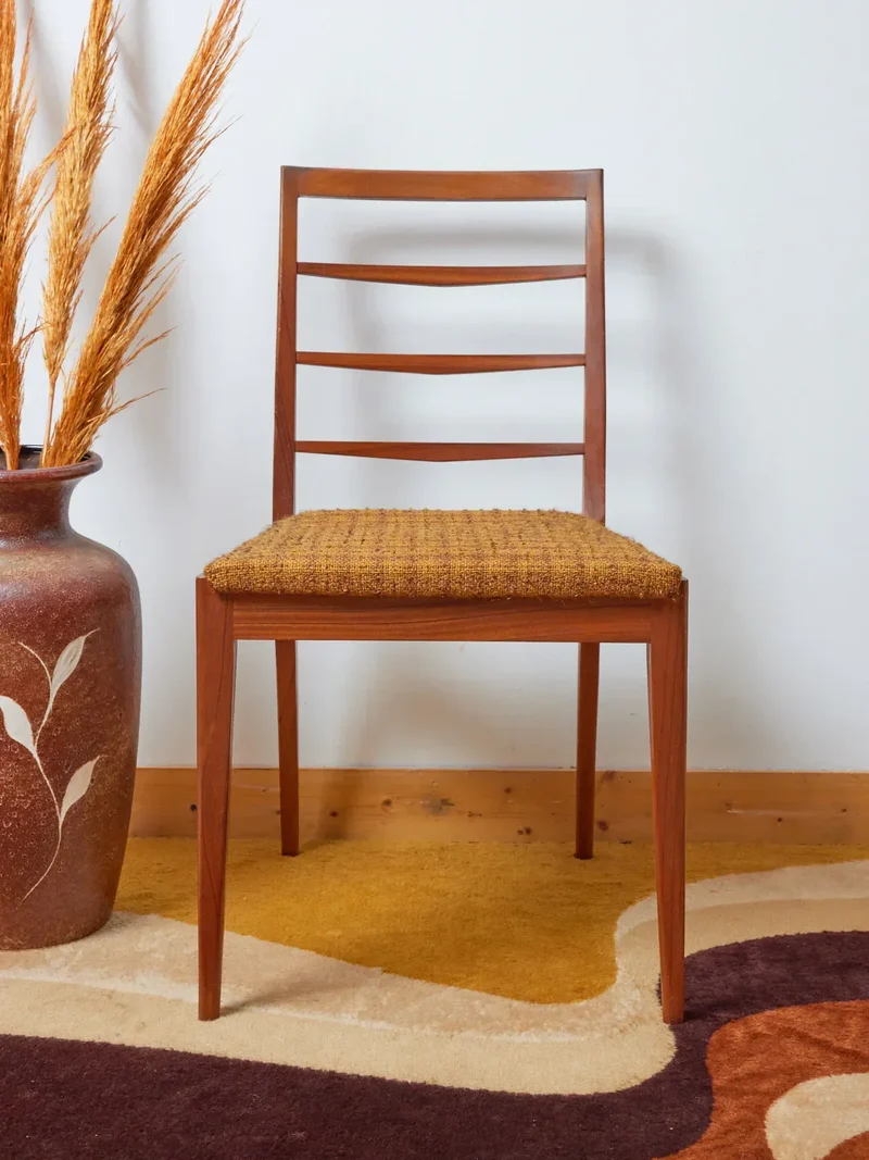 Alma, le lot de chaises scandinaves en bois N°1206
