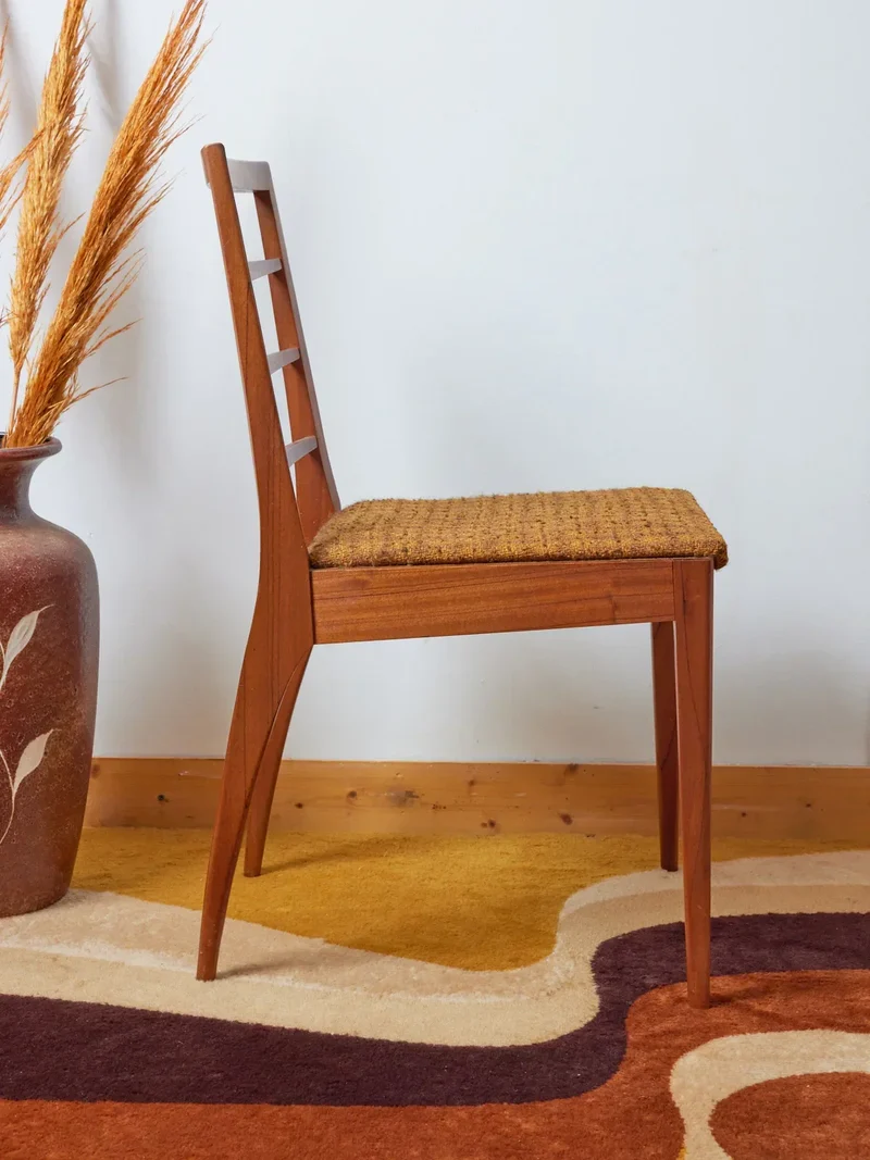 Alma, le lot de chaises scandinaves en bois N°1206