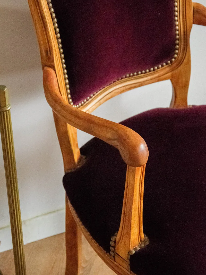 Ernest, le fauteuil en velours violet N°689
