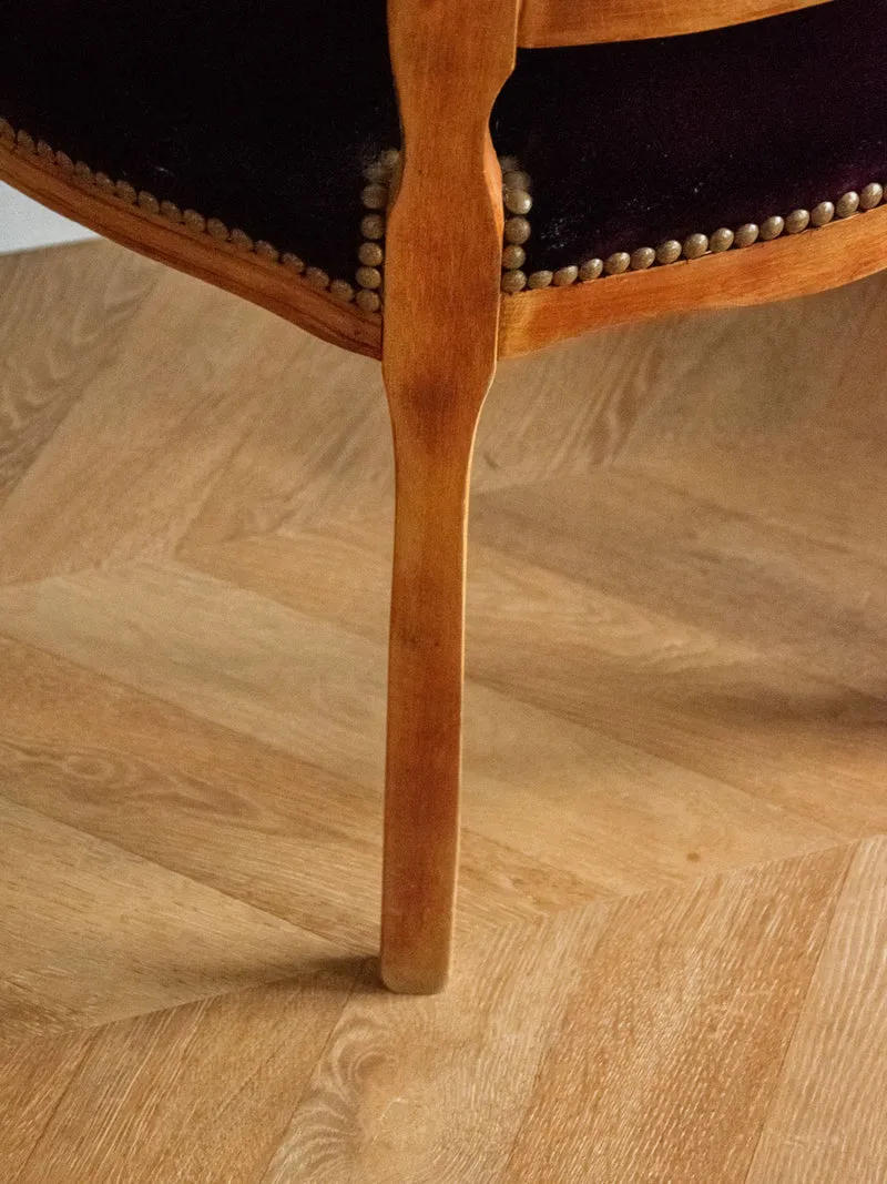 Ernest, le fauteuil en velours violet N°689