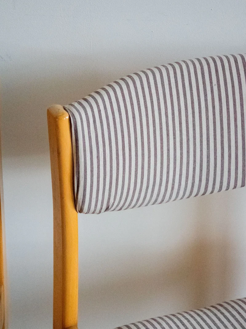 Alma, la paire de chaises en bois rayées N°1237