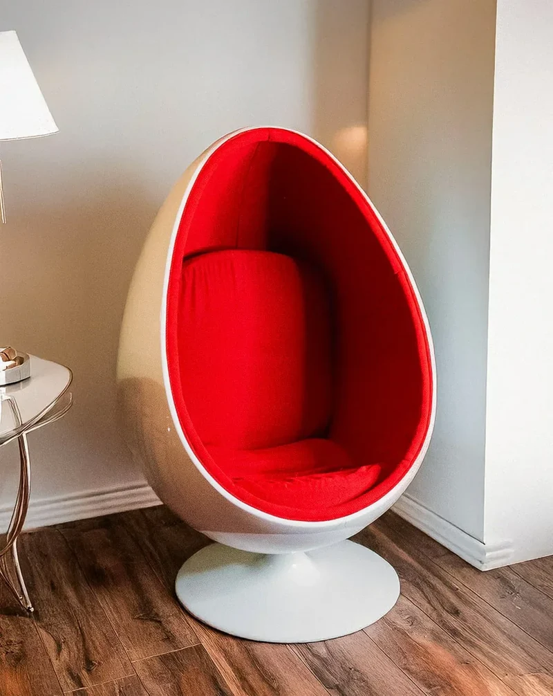 Jakob, le fauteuil Eggs Space Age N°839