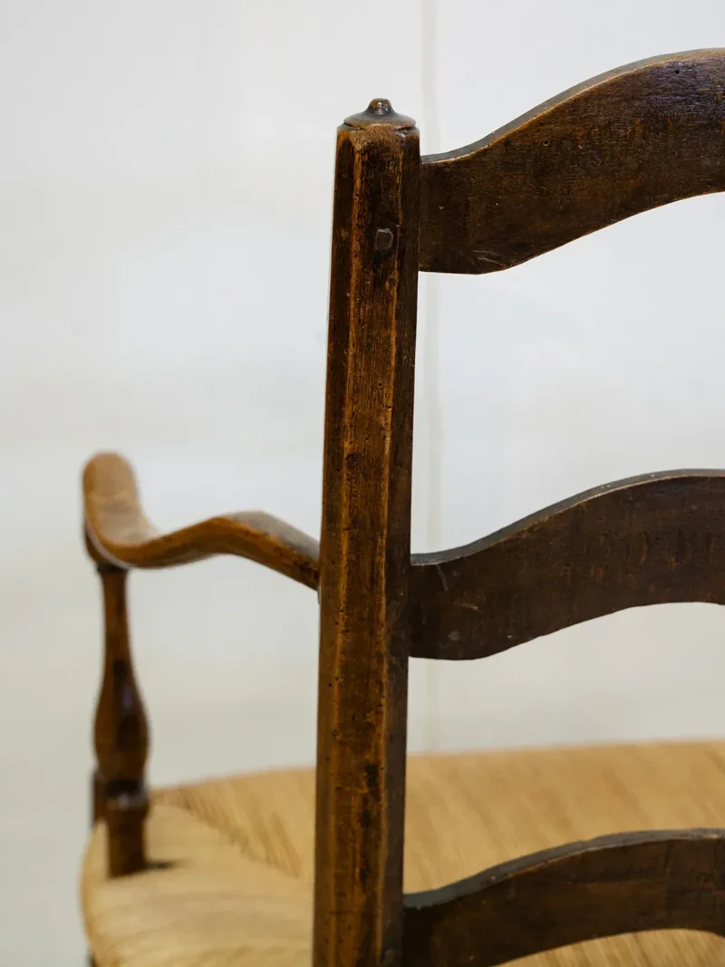 Ernest, le fauteuil provençal en bois N°656