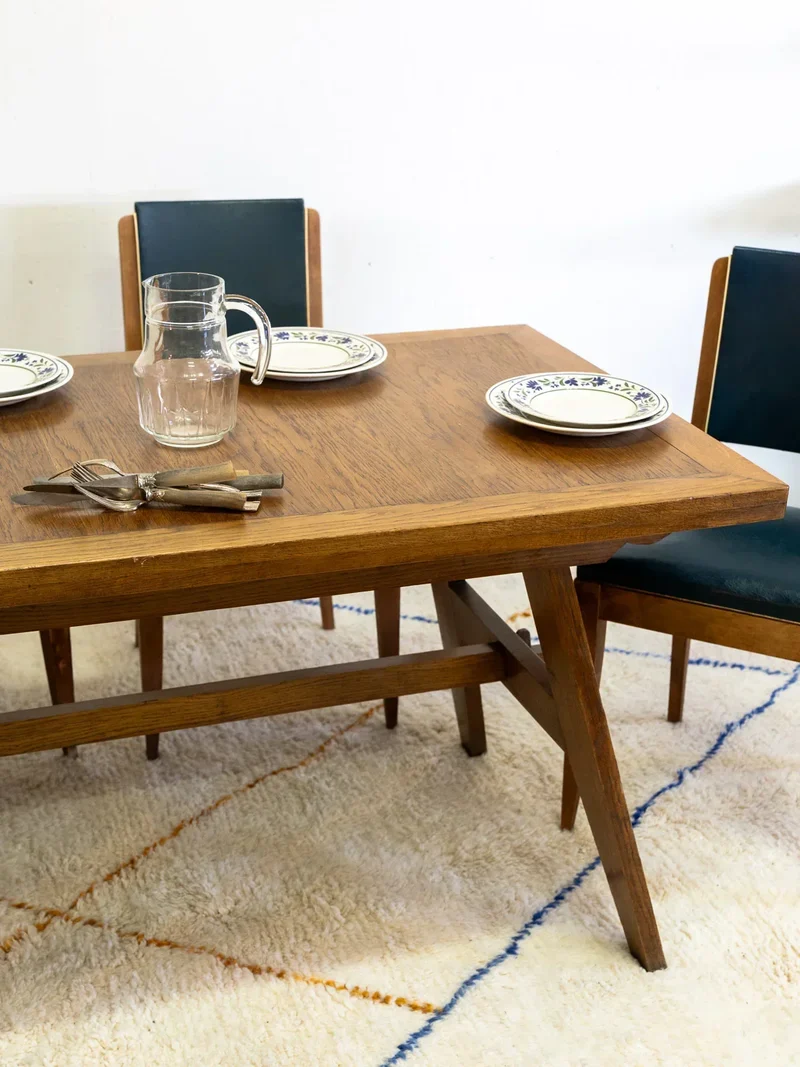Karla, la table à manger en bois N°1047