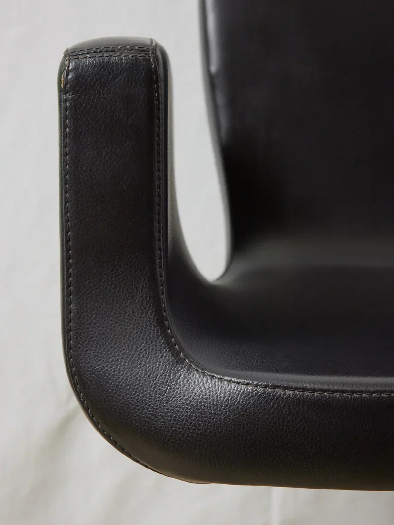 Jakob, le fauteuil de coiffeur en cuir N°748