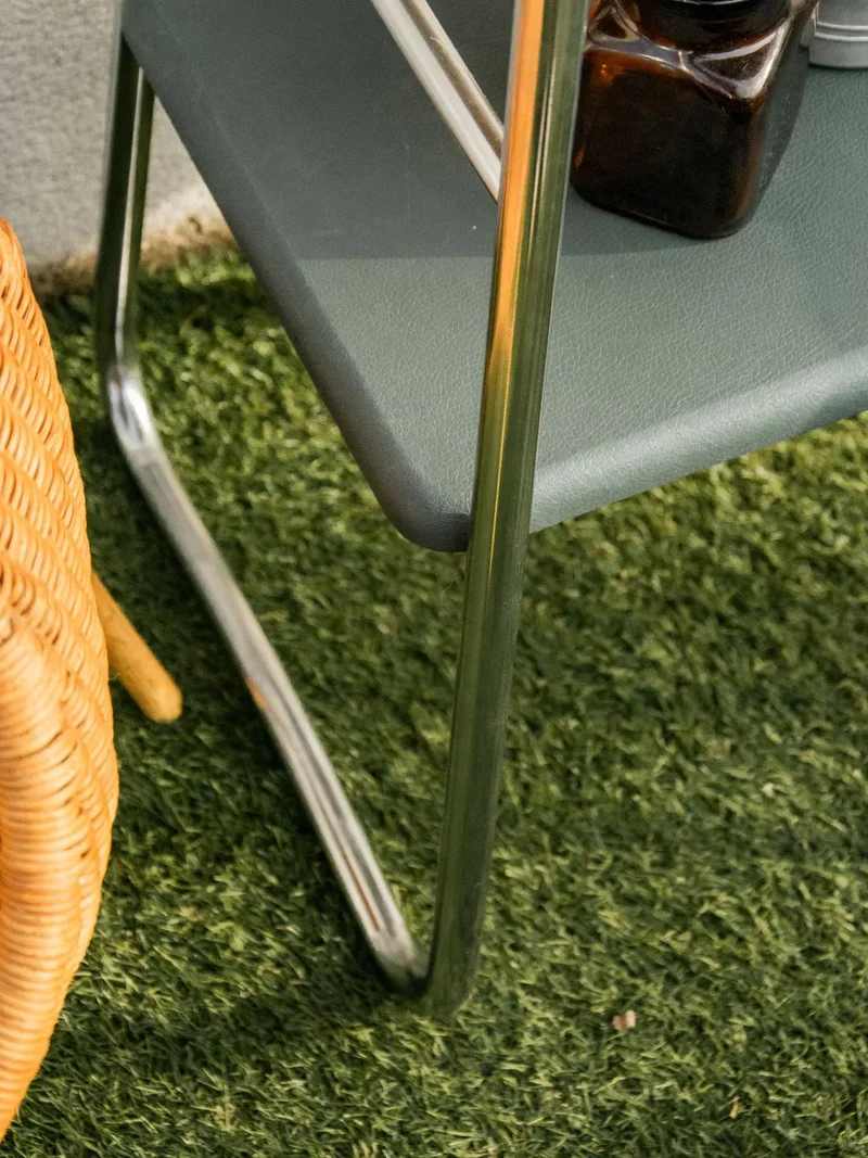 Hanna, la table d'appoint industrielle en chrome N°778