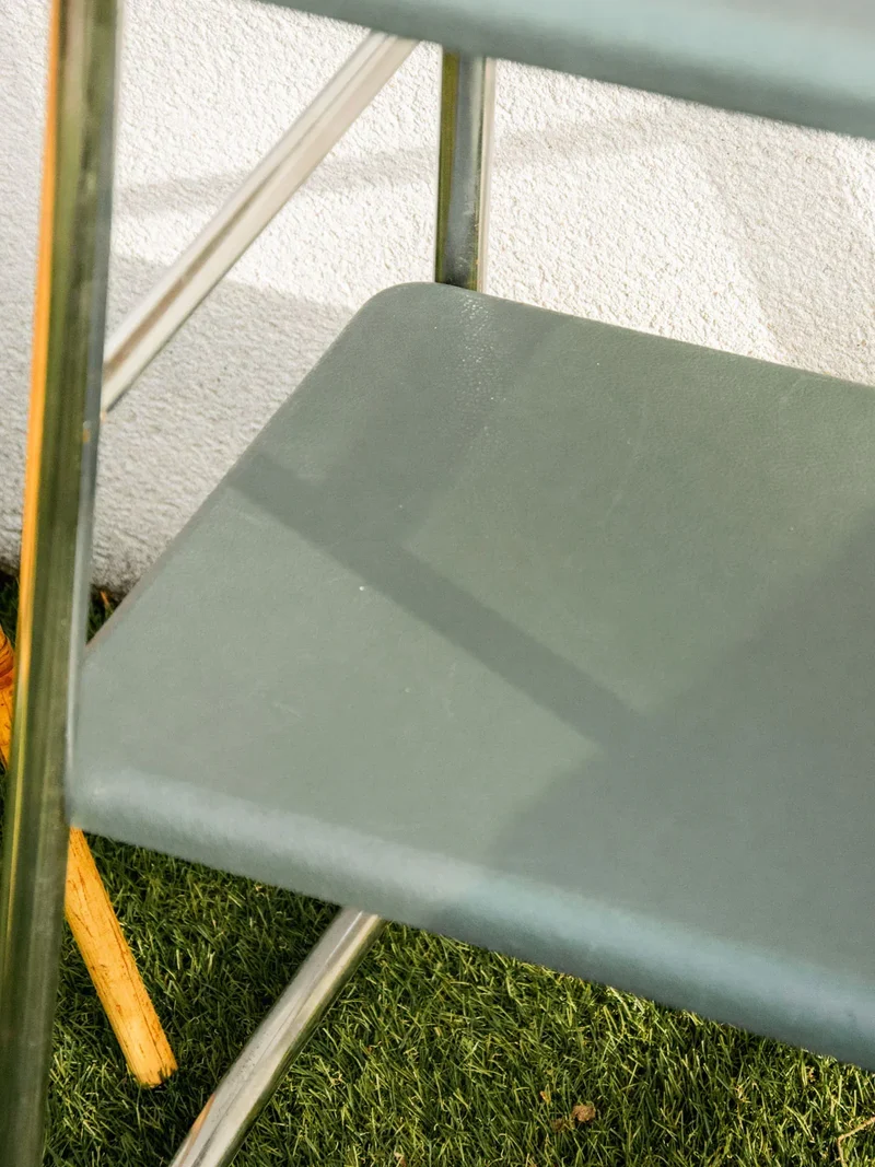 Hanna, la table d'appoint industrielle en chrome N°778
