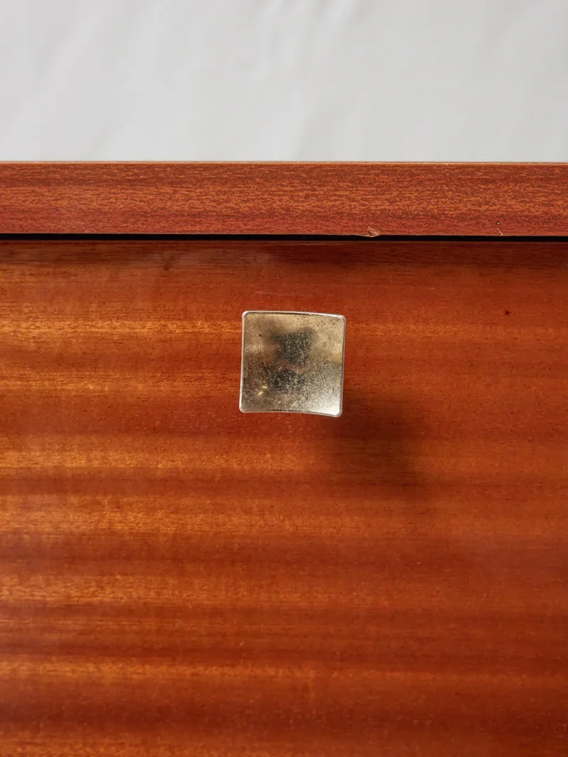 Maïa, la paire de chevets en bois verni N°672