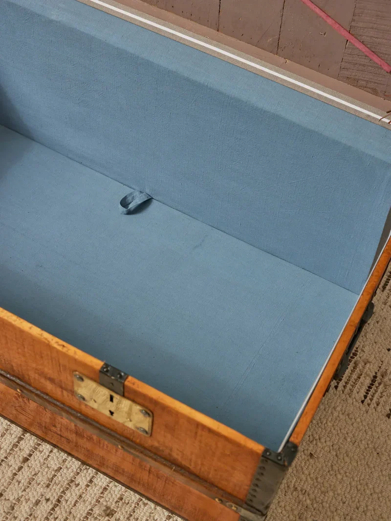 Lucienne, la petite malle en bois et laiton N°239