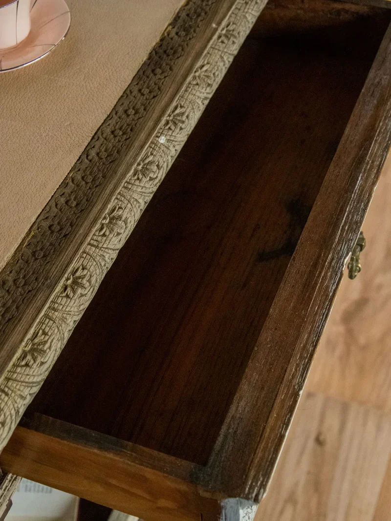 Francine, la table d'appoint en bois N°612