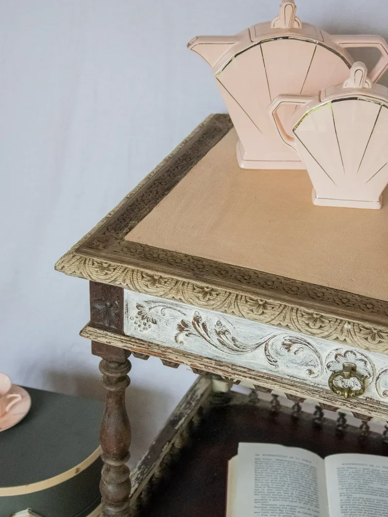 Francine, la table d'appoint en bois N°612
