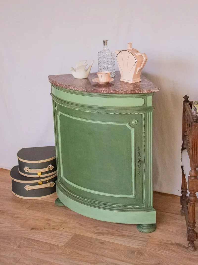 Gilbert, l'encoignure en bois N°604