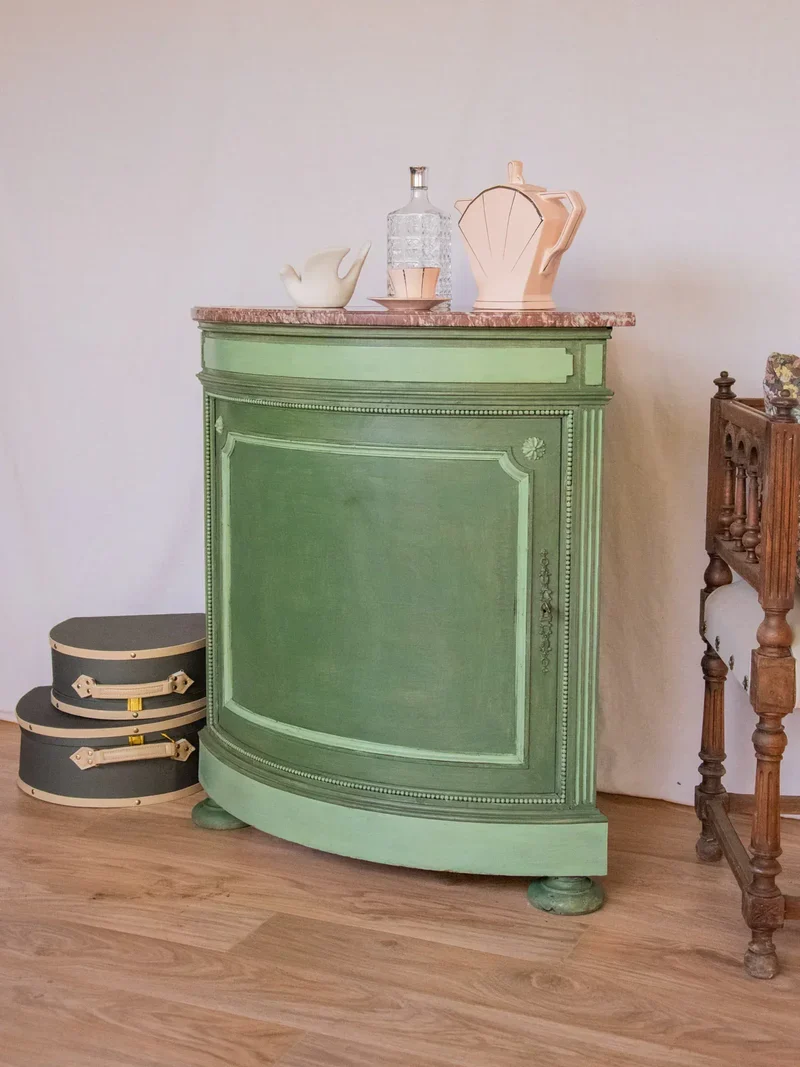 Gilbert, l'encoignure en bois N°604