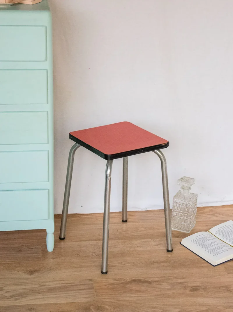 Axel, le tabouret en formica N°566