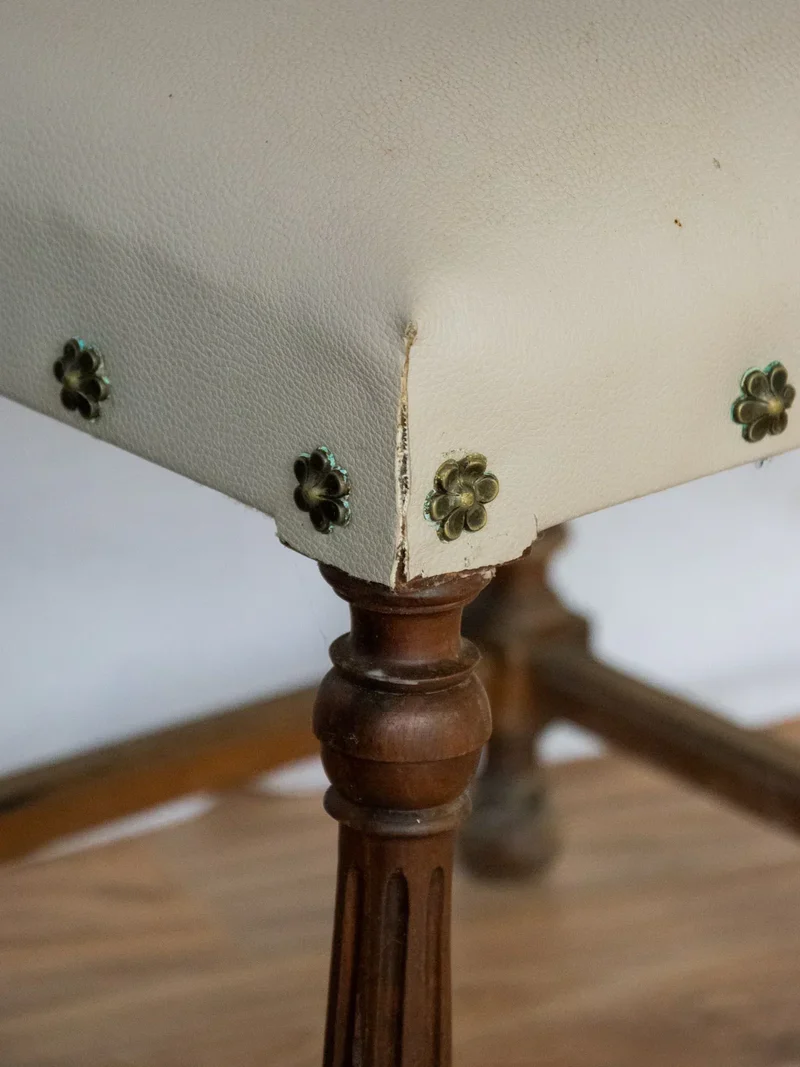 Claude, la chaise d'angle en cuir N°882