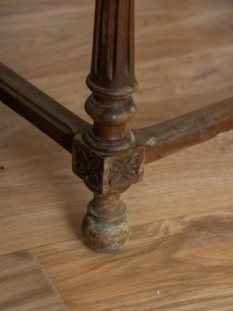 Claude, la chaise d'angle en cuir N°882