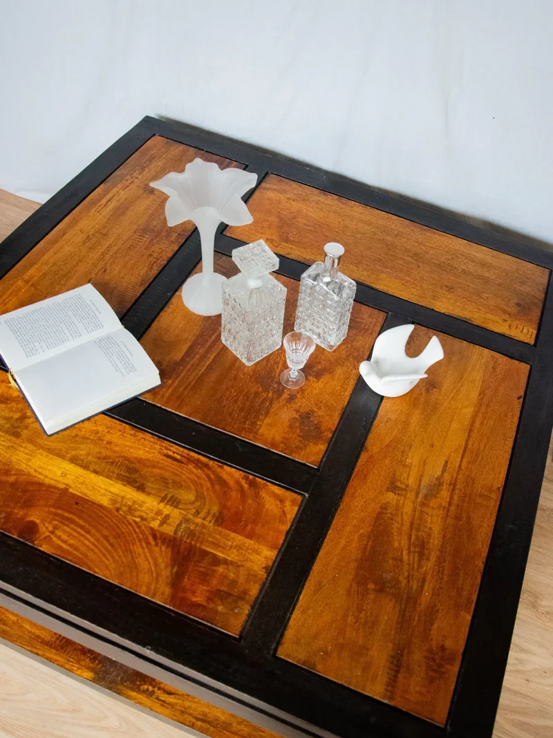 Léonie, la table basse carrée en bois N°492