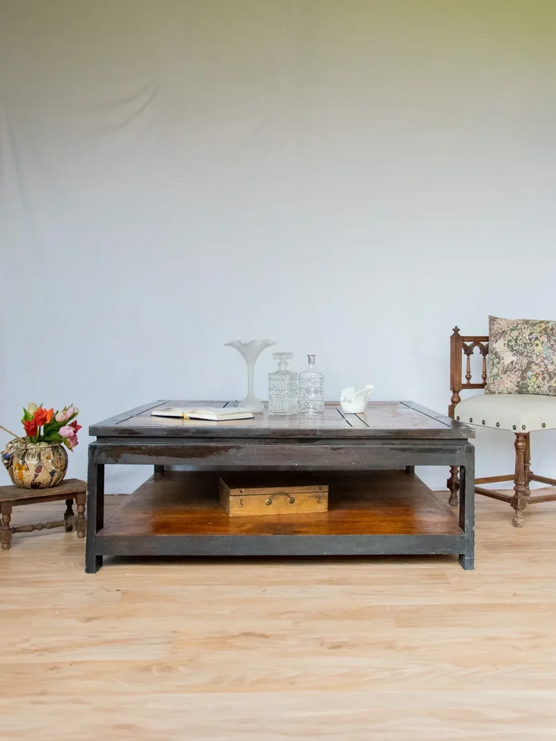 Léonie, la table basse carrée en bois N°492