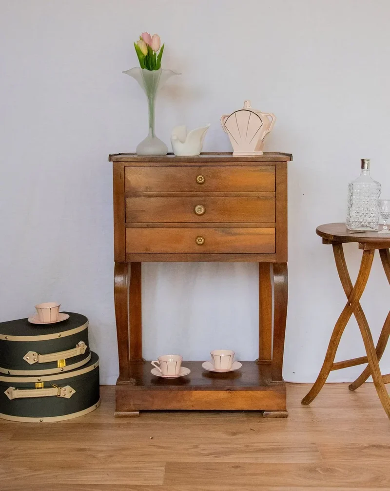 Francine, la grande table d'appoint en bois N°605