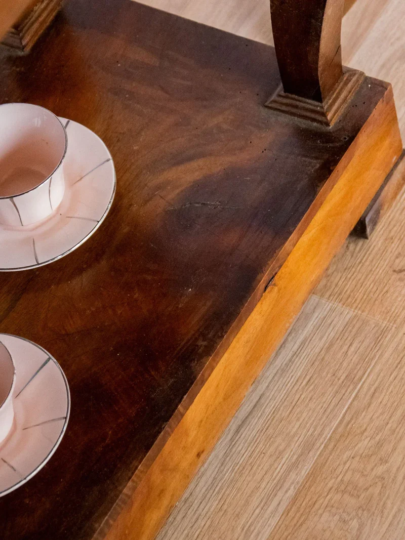Francine, la grande table d'appoint en bois N°605