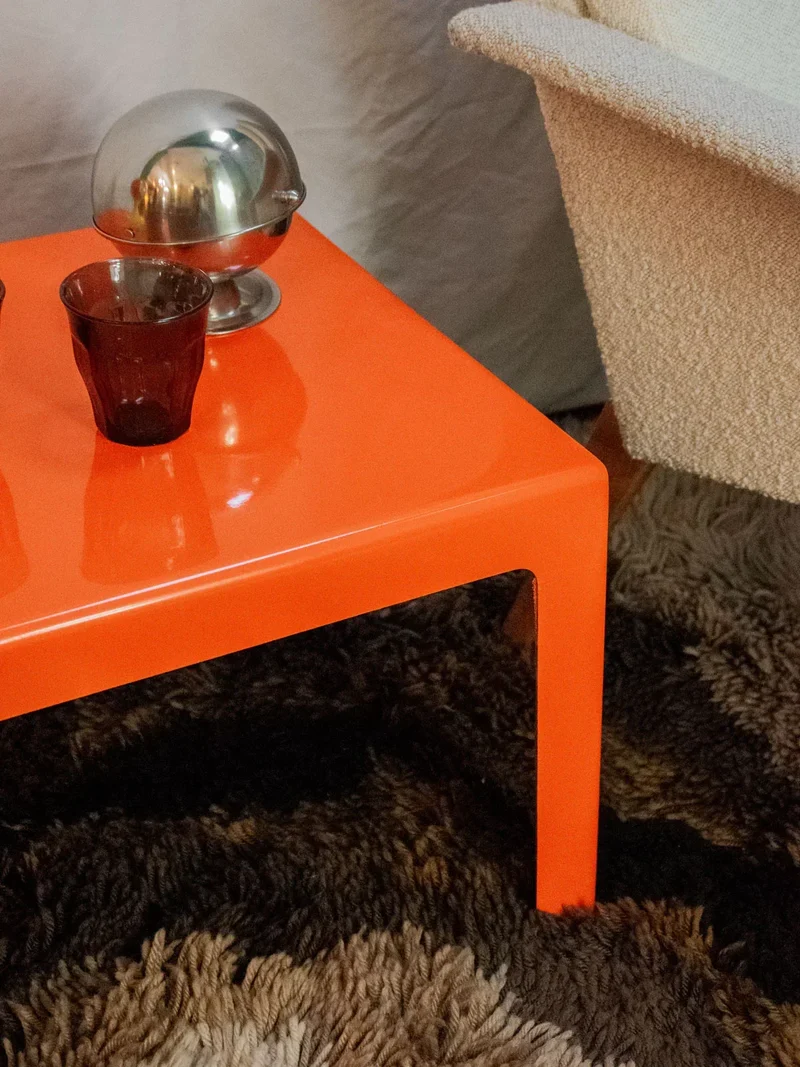 Donna, la table basse seventies en fibre de verre N°768