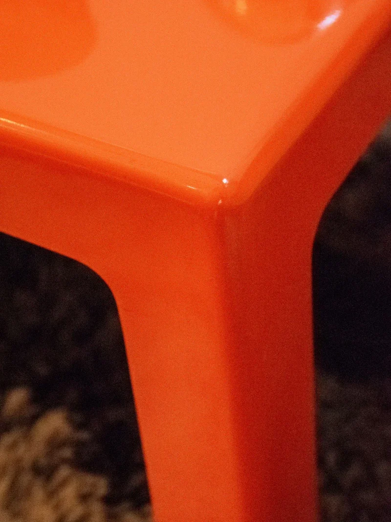 Donna, la table basse seventies en fibre de verre N°768
