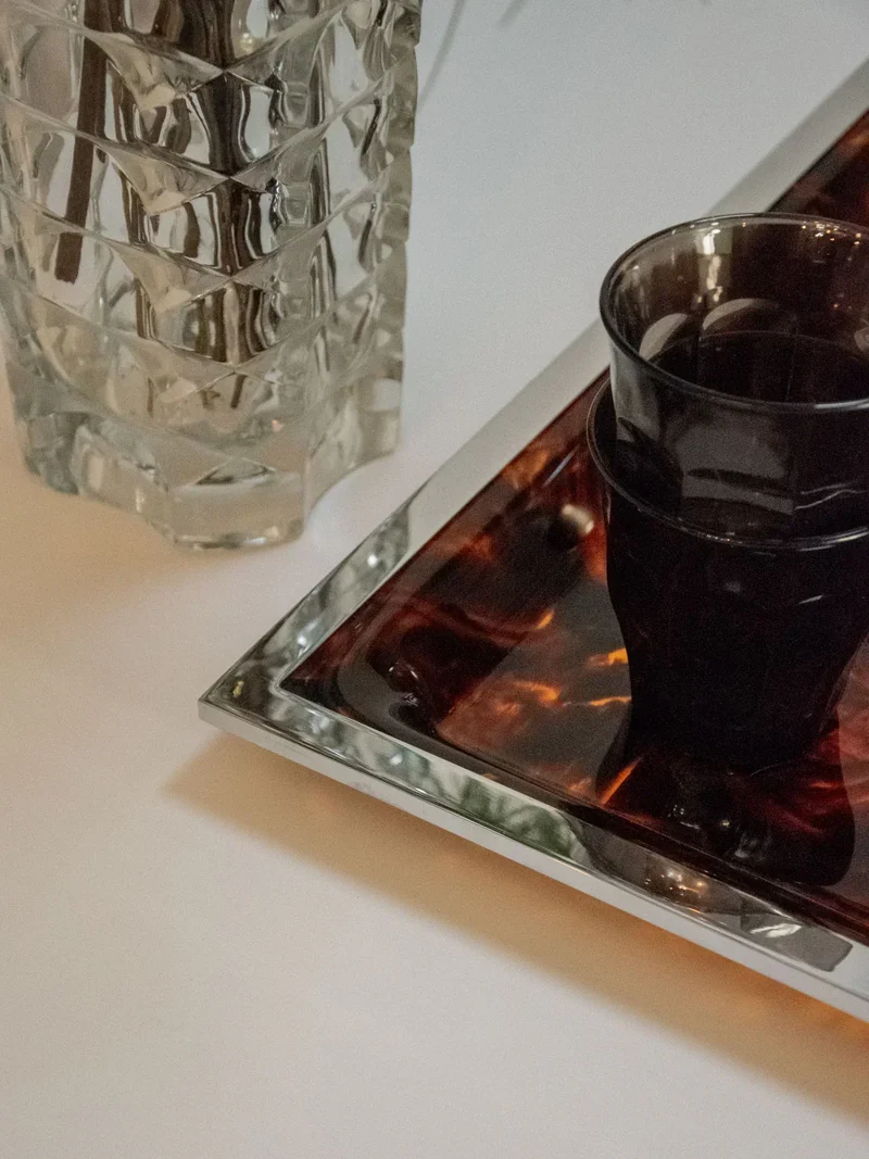 Marcel, le plateau en lucite N°142