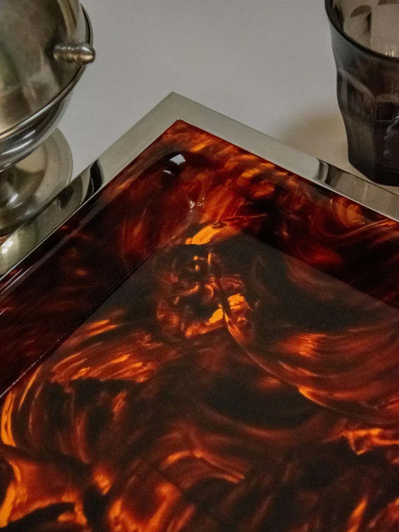 Marcel, le plateau en lucite N°142