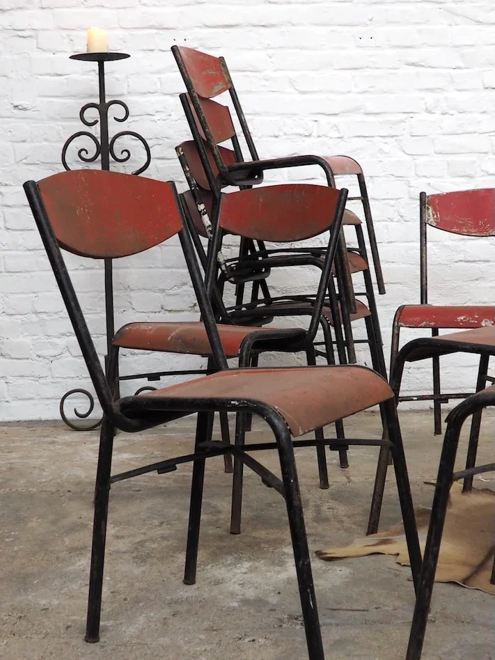 Claude, le lot de 9 chaises patinées N°1024