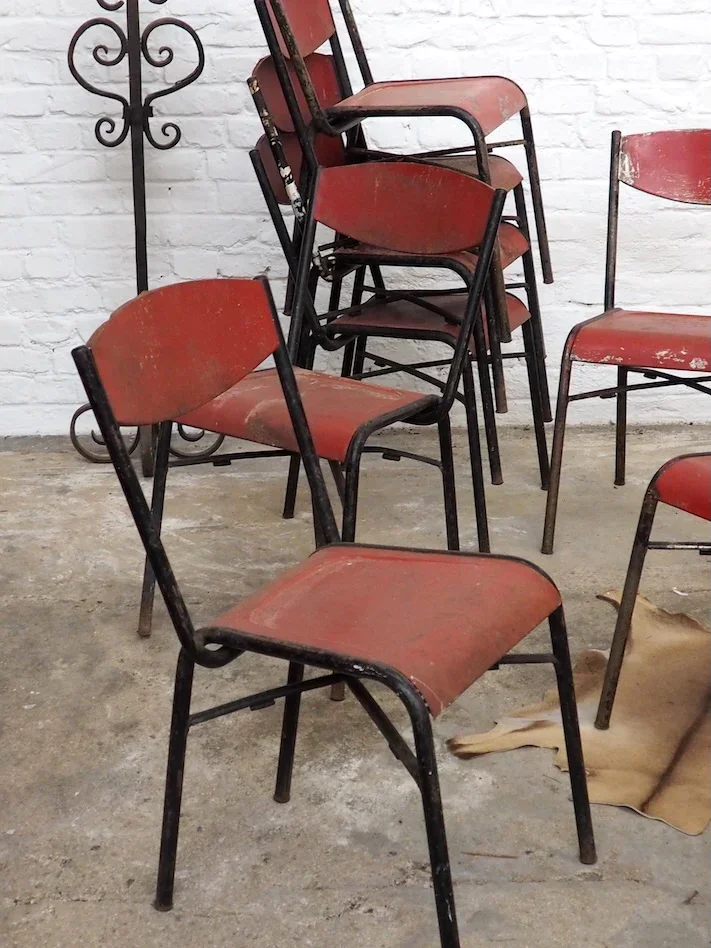 Claude, le lot de 9 chaises patinées N°1024