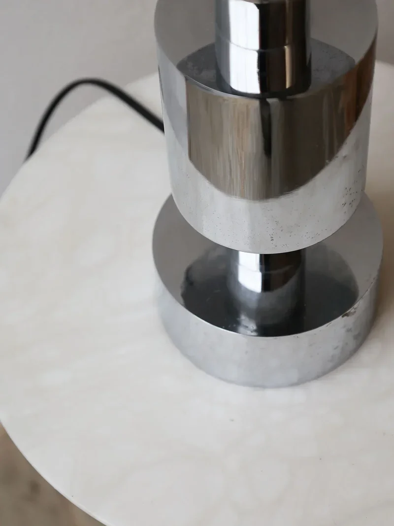 Julia, la lampe à poser chromée N°642