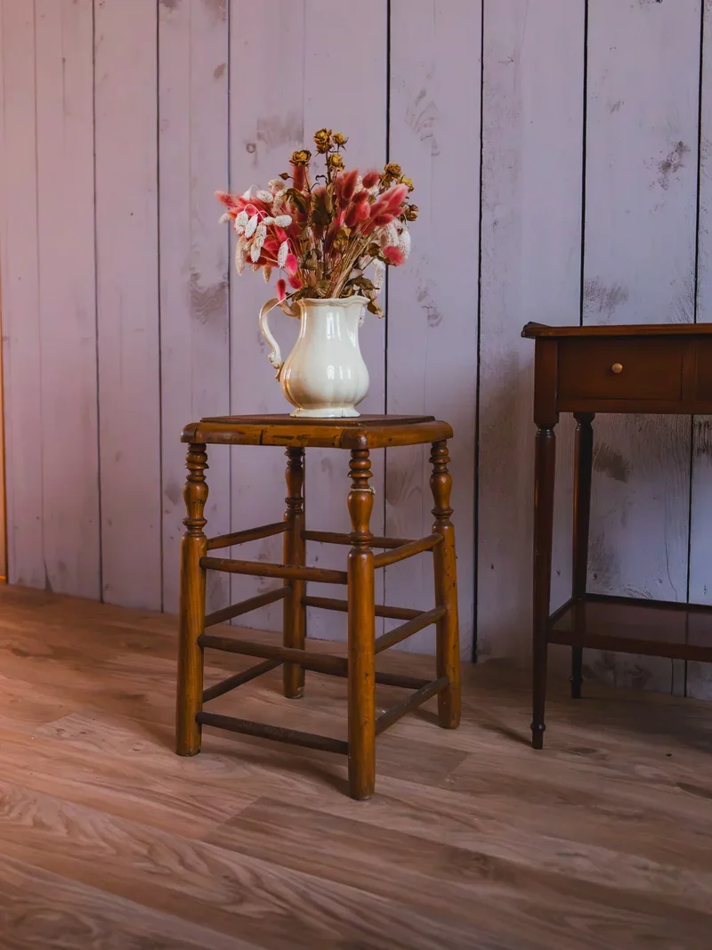 Regis, le tabouret en bois N°796